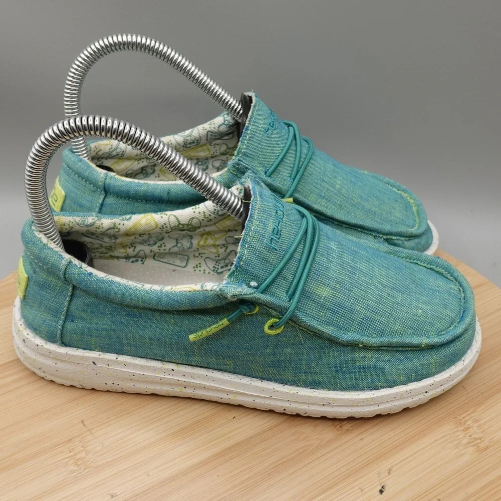 Hey Dude Shoes Kids Y3 Wally Youth Gamer Teal Canvas Slip On 130138360 Flaw